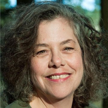 Headshot of Laura Van Tosh smiling