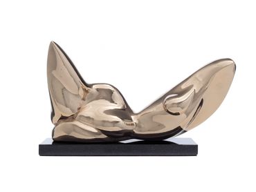 THAI HUYHN. 'Vàng' 2022. 
Lost wax cast bronze, mirror polish, lacquer. 
Private Collection. Toronto
