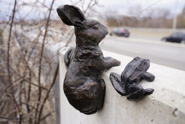 JON SASAKI. 'Neighbours' 
Mavis Road Pedestrian Bridge, Canada. 2022. 
Lost wax cast silicon bronze,