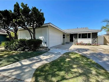 SOLD - $1,200,000 - SFR - 3/2 - 1,417 sqft - Long Beach, CA