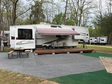 2008 5th wheel has 5 slide outs for lots of extra room.  Extras include:
Central Vac, Auto vents, fi