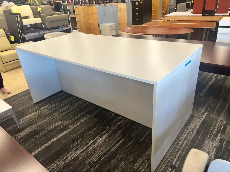Large Hightop Collaboration Table Gray