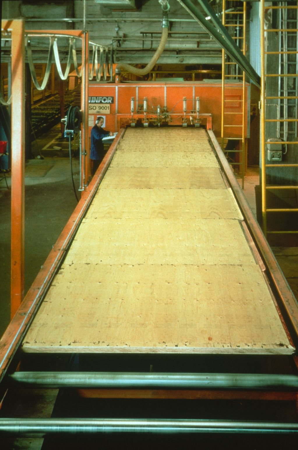 KERTO-LVL is produced as a panel, length up to 23,0 m and width 1,80 m