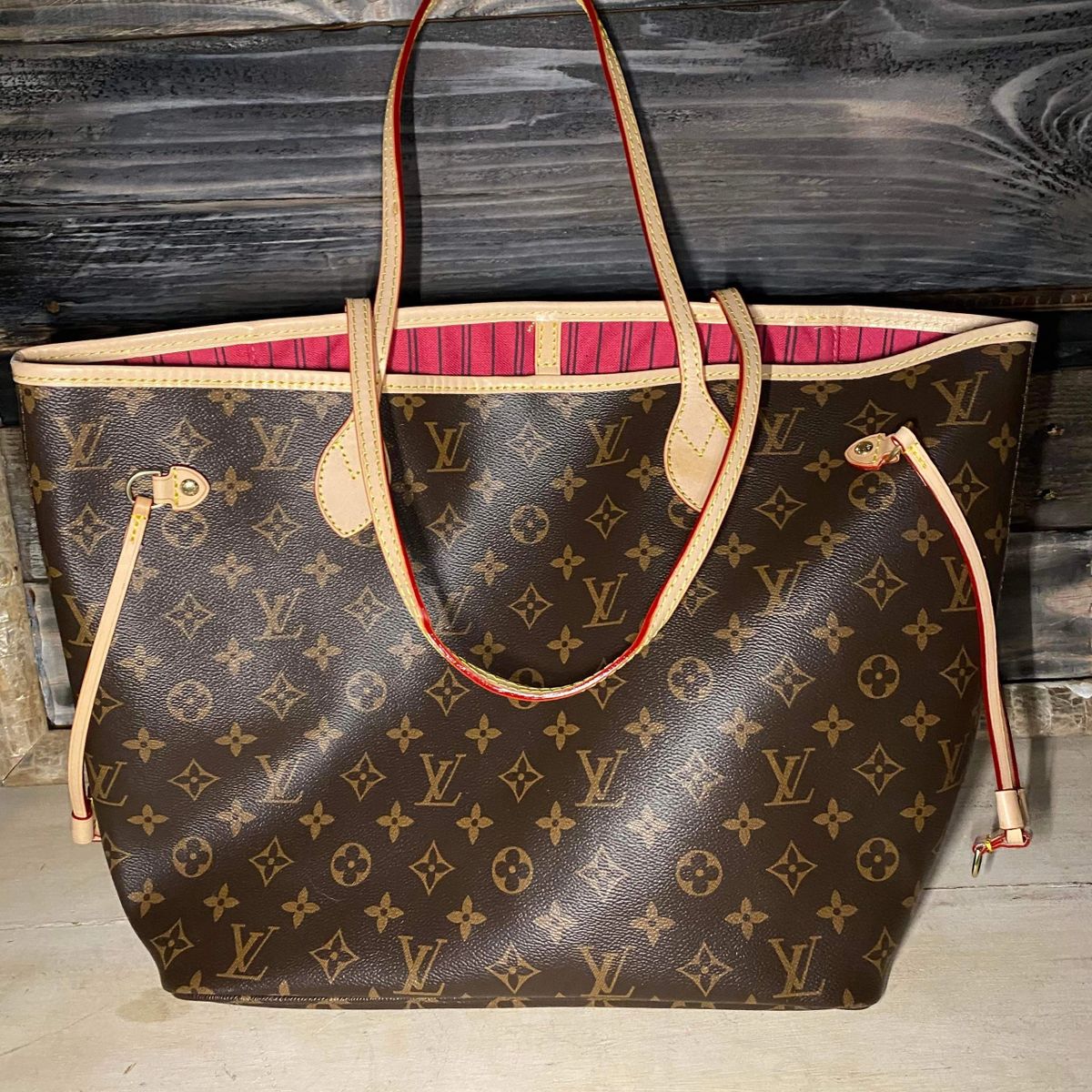 louis vuitton neverfull red interior