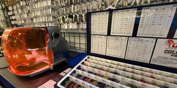 88 Locksmiths Locksmith Shop in Kelso Washington at Three Rivers Mall
