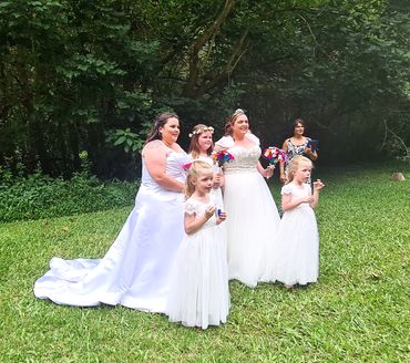 Kristy and Allie married at Neran Wood Park 