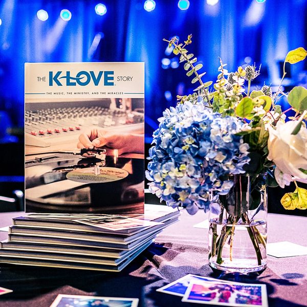 K-LOVE-Corporate-Celebration-Event-Branded-Event-Table-Scape-Details