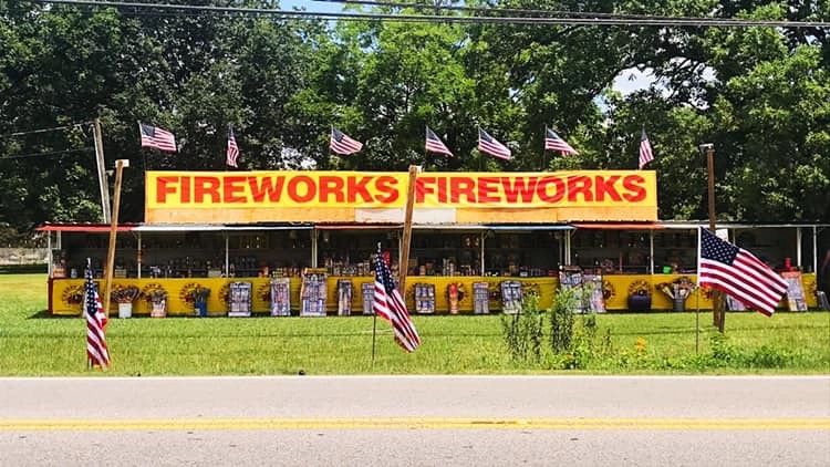 Dean’s Fireworks Hartselle (seasonal location)