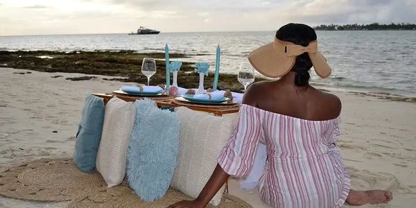 Private beach picnic and barbeques in the Bahamas