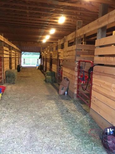 Covered Horse Stalls - Hell Canyon Horse Camp and RV Resort LLC.