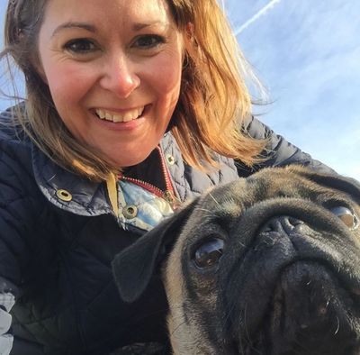 Louise Fooks owner of Nibbles and Tickles. Caring pet sitting in Sonning Common.