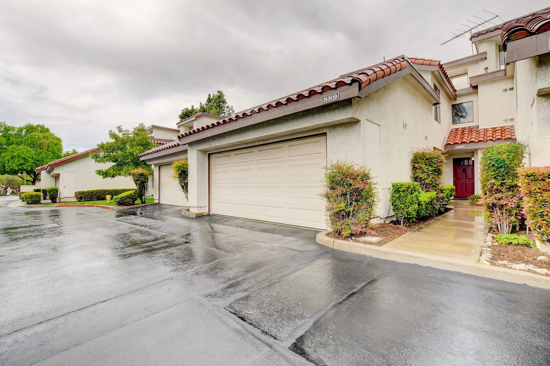 Mr. Claremont lists 889 Wabash court claremont ca 91711