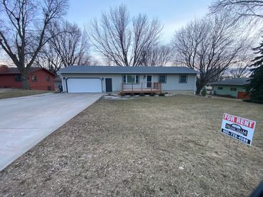 209 E 5th St, Crooks SD