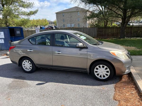 2013 Nissan Versa Sedan SV - Photo 7