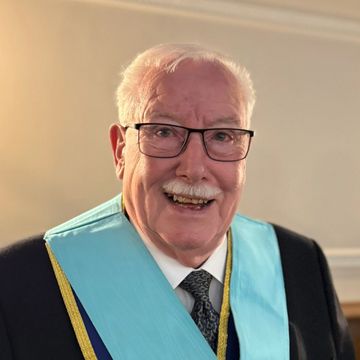 Chaplain
Billy Murdoch
Masonry Baildon, Freemasonry in Bradford, West Yorkshire