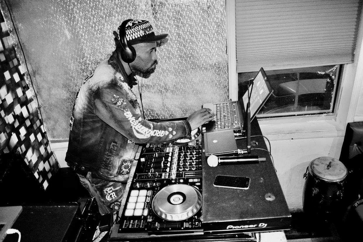 Looking for the perfect DJ to elevate your event? Look no further than Kendesimohammed.com.