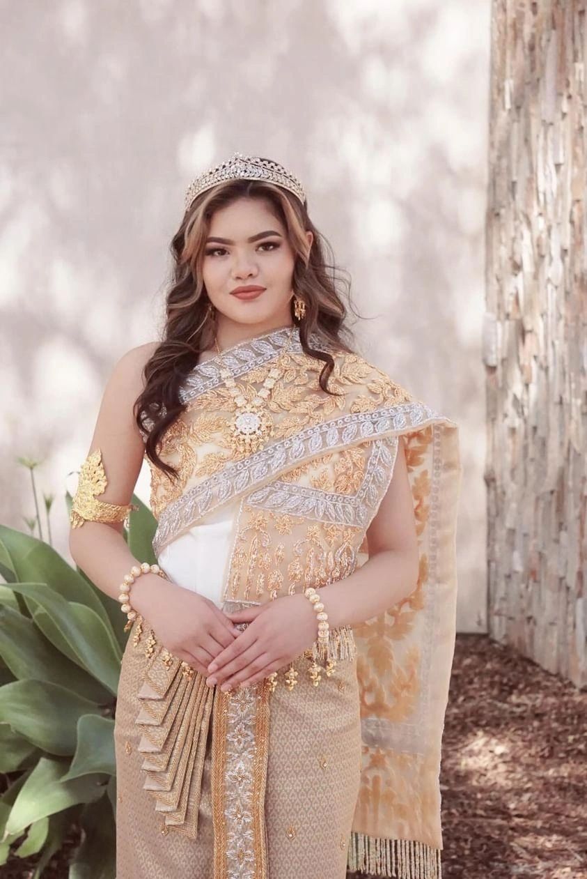 Elegant Cambodian Bridal Styles for Your Special Day Elegant Cambodian Bridal Styles for Your Special Day