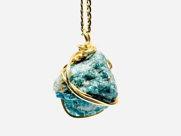 raw apatite necklace