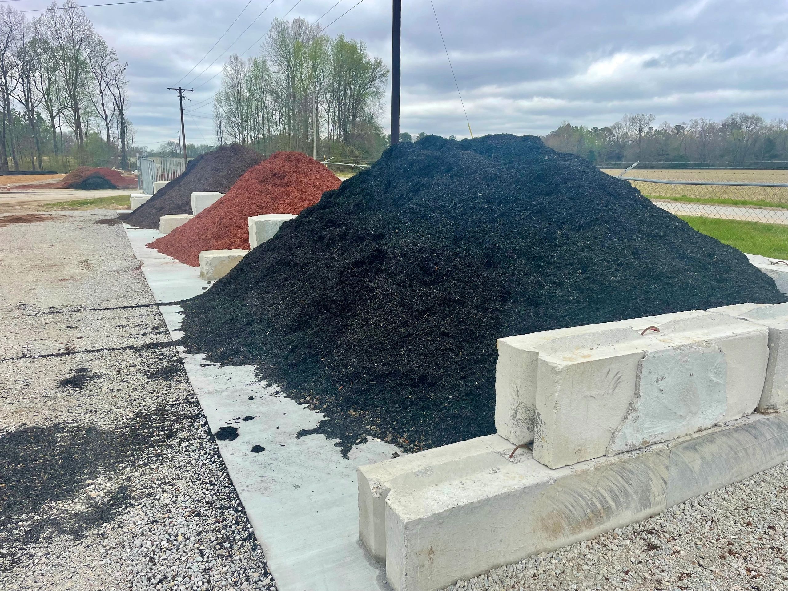 Landscaping, Bulk Mulch, Mulch Delta Mulch Jackson, Tennessee