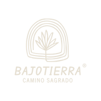 "En este mundo terrenal es oro líquido el mezcal".