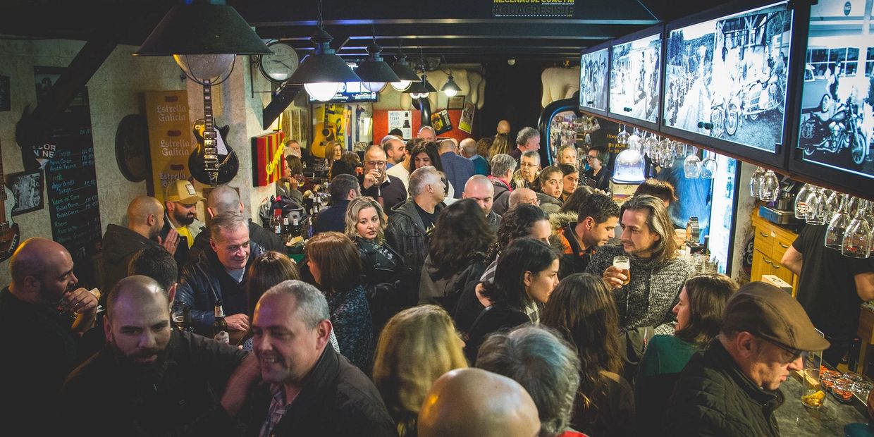 Interior de la Creedence Rock Bar