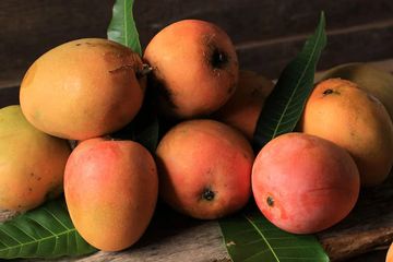 mangos on table