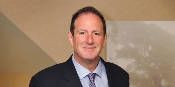 Dr. Steven Jeffrey Stummer, DPM, a distinguished foot and ankle surgeon based on Long Island, boasts