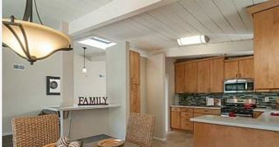 light kitchen
