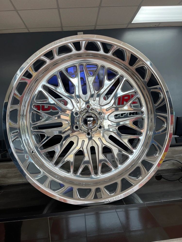 26x12 Fuel FF109 Grin 6x5.5 Set Polished
