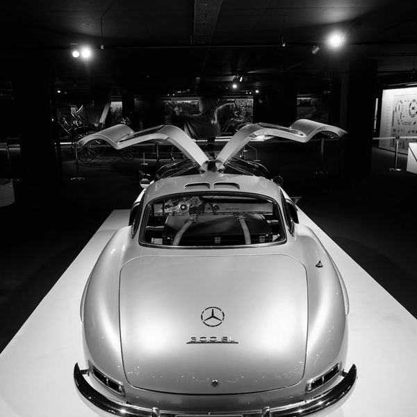 Mercedes-Benz 300sl gullwing classic car for sale