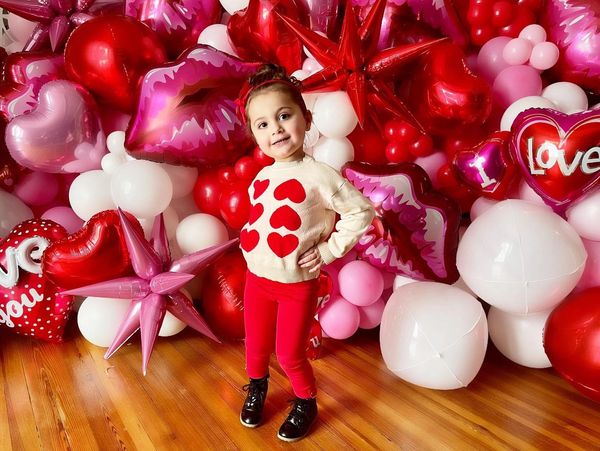 Valentine's Day, Valentine's Day Balloons, Balloon Wall, Photo Op, Balloon display, photo, Pink Red 