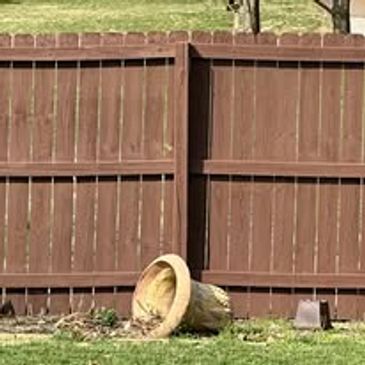 Willis Outdoors LLC in Newburgh, Indiana stains wood fences.