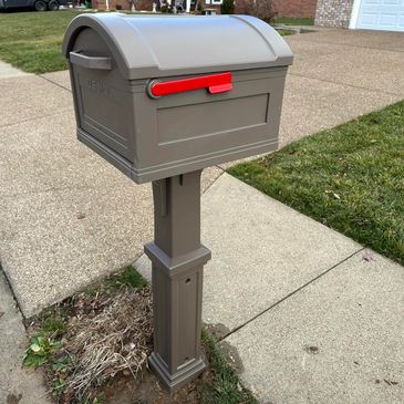 Willis Outdoors LLC in Newburgh, Indiana installs and repairs mailboxes.