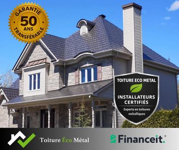 Résidence équipée d’une toiture métallique durable.