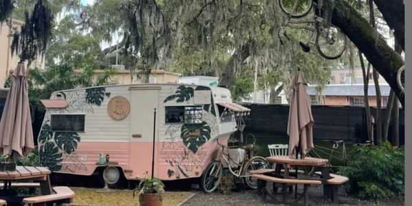 Tiny trailer BIG ISLAND TASTE 
Pop up follow us on Instagram for location updates 