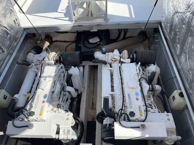 Twin Cummins QSL9 engines
Newton 46 Dive boat with COI for 36 divers