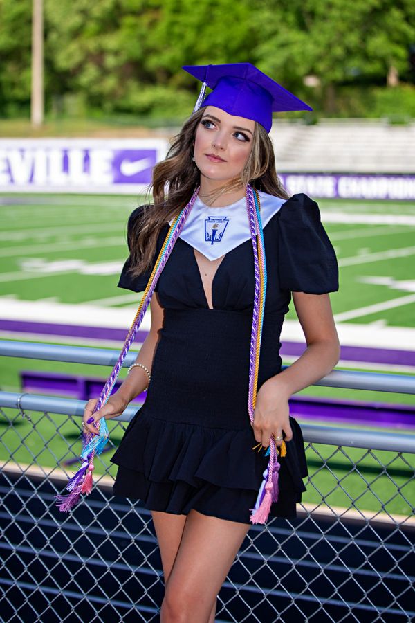 graduation, Fayetteville, cap and gown, senior photography, northwest arkansas