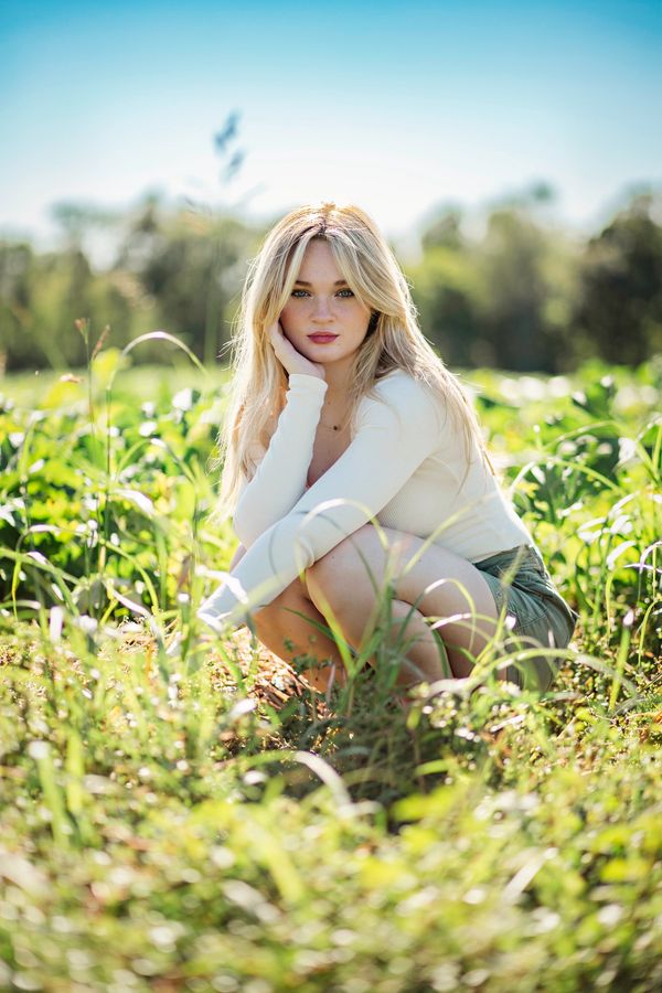 fashion, style, model, northwest Arkansas, flower, field, senior photography, golden hour