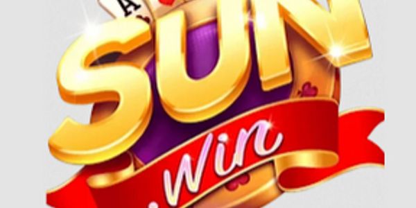 Logotipo brillante con la palabra "SUN" y un lazo rojo que dice "win".