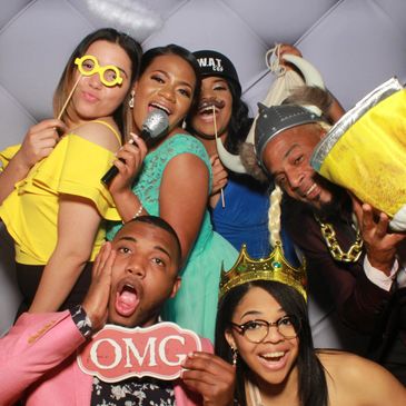 Having a great time with our Mirror photo booth
