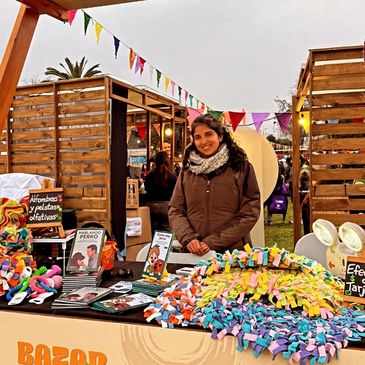 Dra. Paula Gonzalez en el stand de Kimeltun en la ExpoPatitas 2025