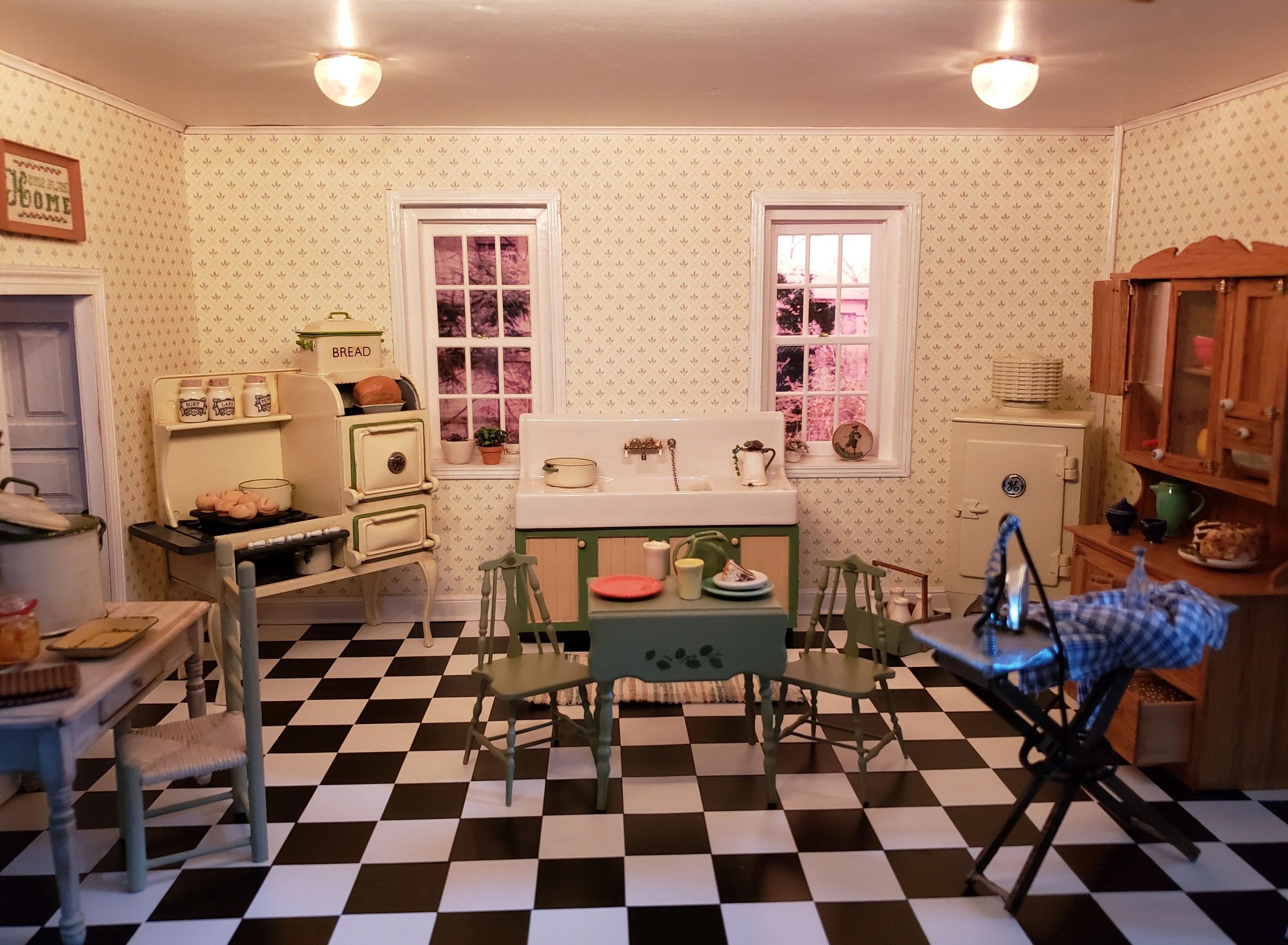 TUTORIAL. A set of kitchen furniture on a scale of 1:12. Miniature dollhouse.  Furniture for dolls., image size:2560x1878