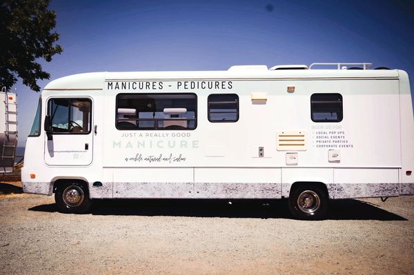 mobile nail salon