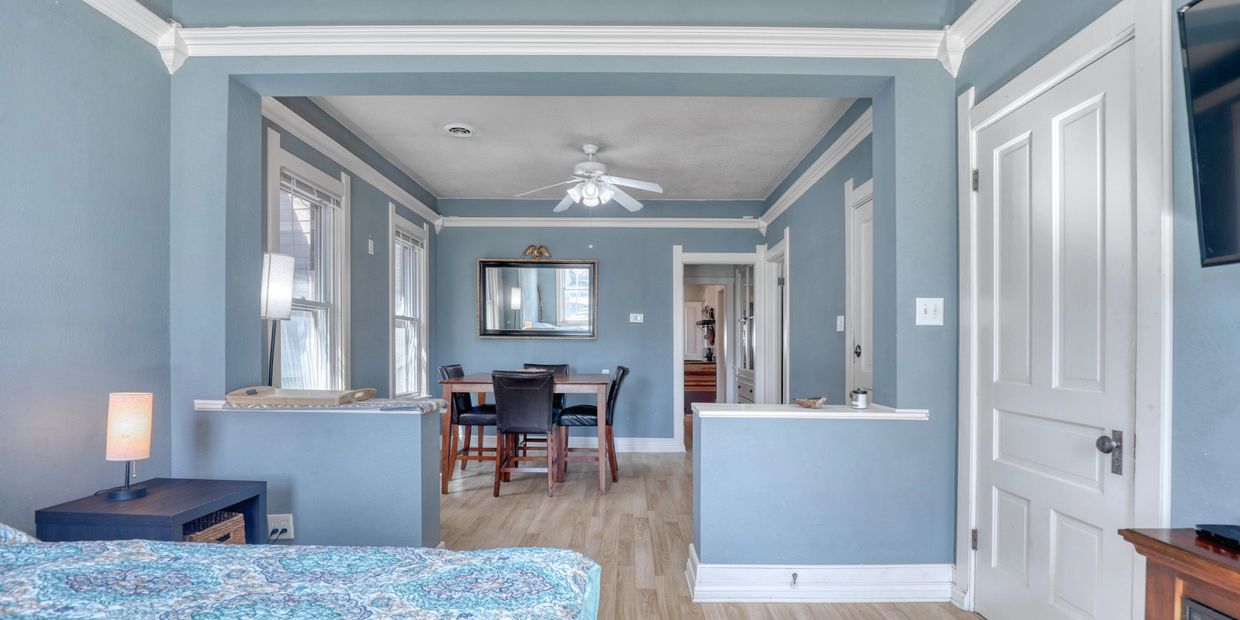 Sunny Multi Family Airbnb Here for weekend, weekday, extended stay.