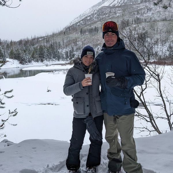 https://img1.wsimg.com/isteam/ip/5742540a-f2c0-4ab1-a524-26094a4d3dcf/Couple%20snowshoeing%20glacier.jpg/:/cr=t:12.5%25,l:0%25,w:100%25,h:75%25/rs=w:600,h:600,cg:true