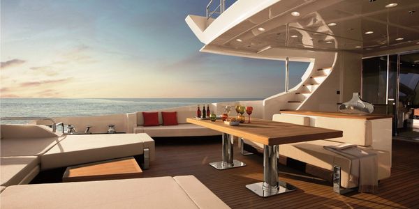 Azuimiut Yacht, Auckland. Aft Deck Boat Cleaning