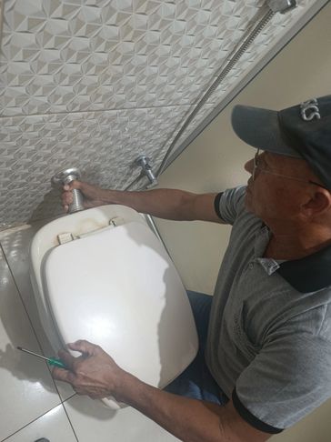 Tiramos vazamento e trocamos a vedação do seu vaso sanitário. 