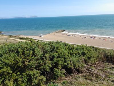 Highcliffe beach with a view of The Needles