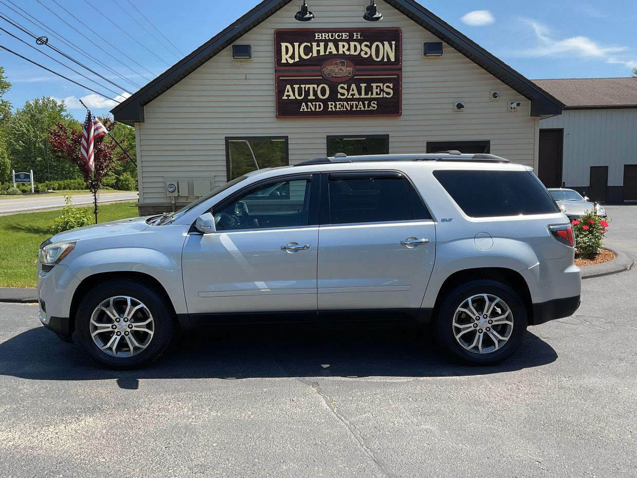 16 GMC Acadia Silver