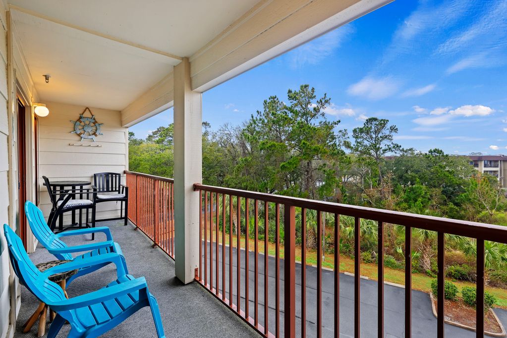 View from double balcony at Hilton Head BEach & Tennis resort, Adnirals Row.